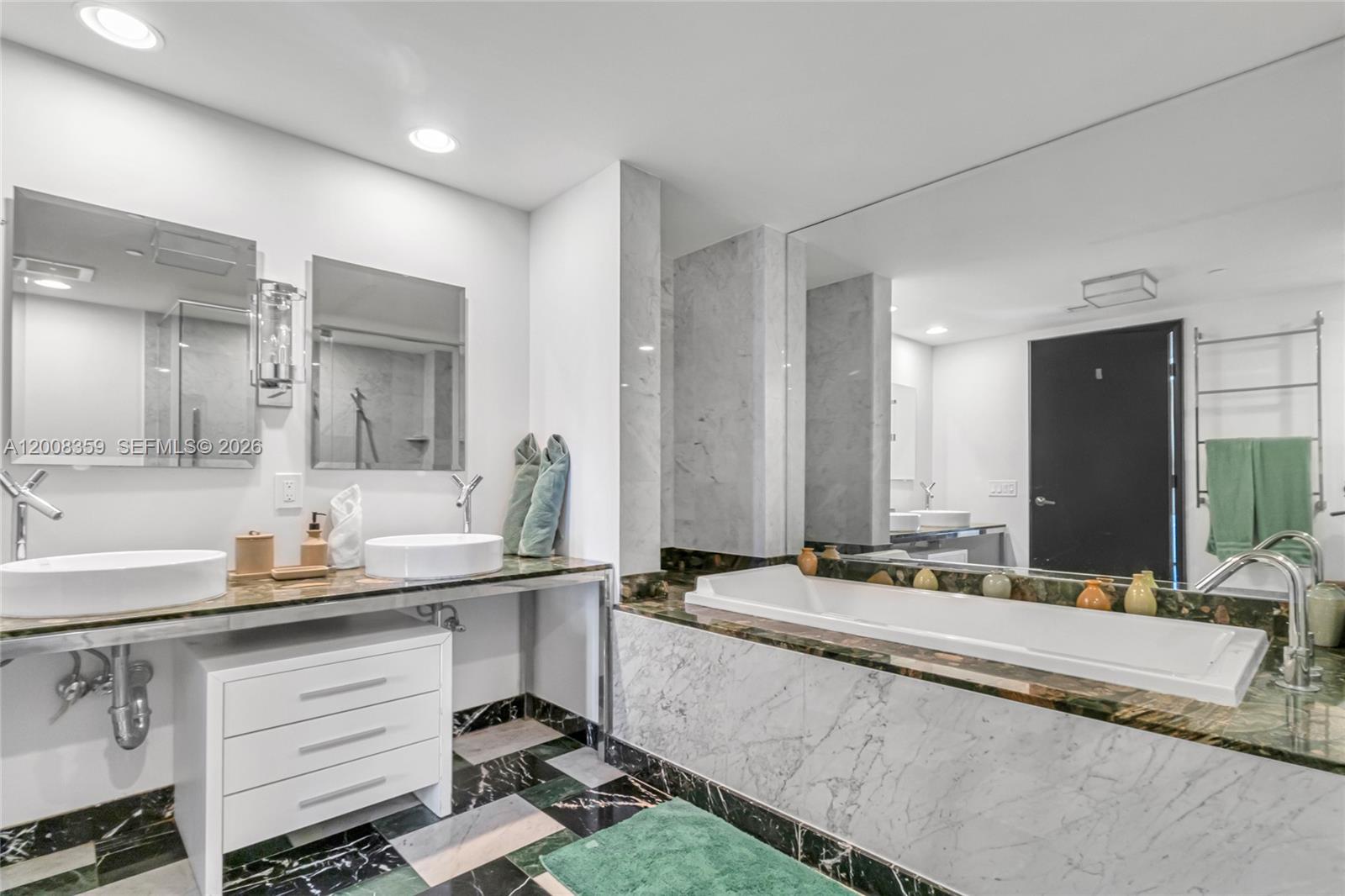 485 Brickell Avenue 2508 Property Photo 15