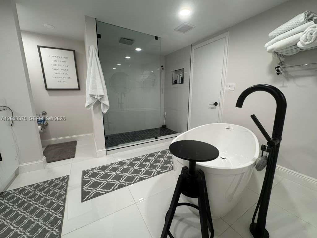 11113 Biscayne Boulevard 558 Property Photo 10
