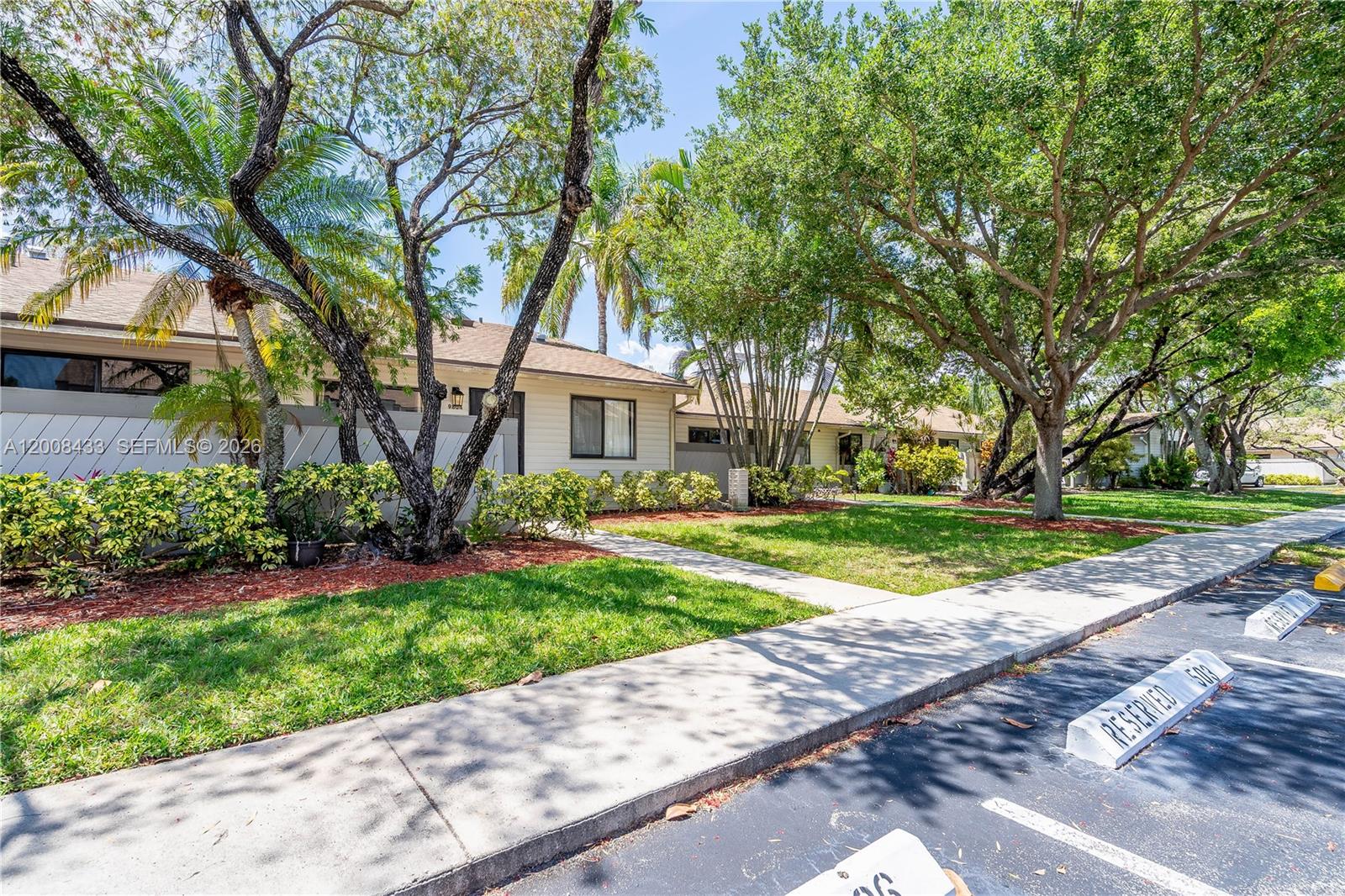9804 Nw 37th Street 3e Property Photo 2