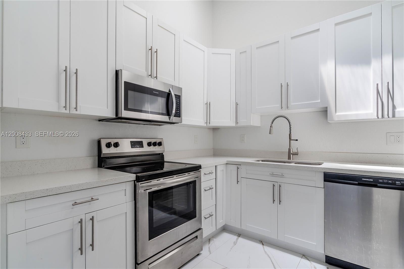 9804 Nw 37th Street 3e Property Photo 11