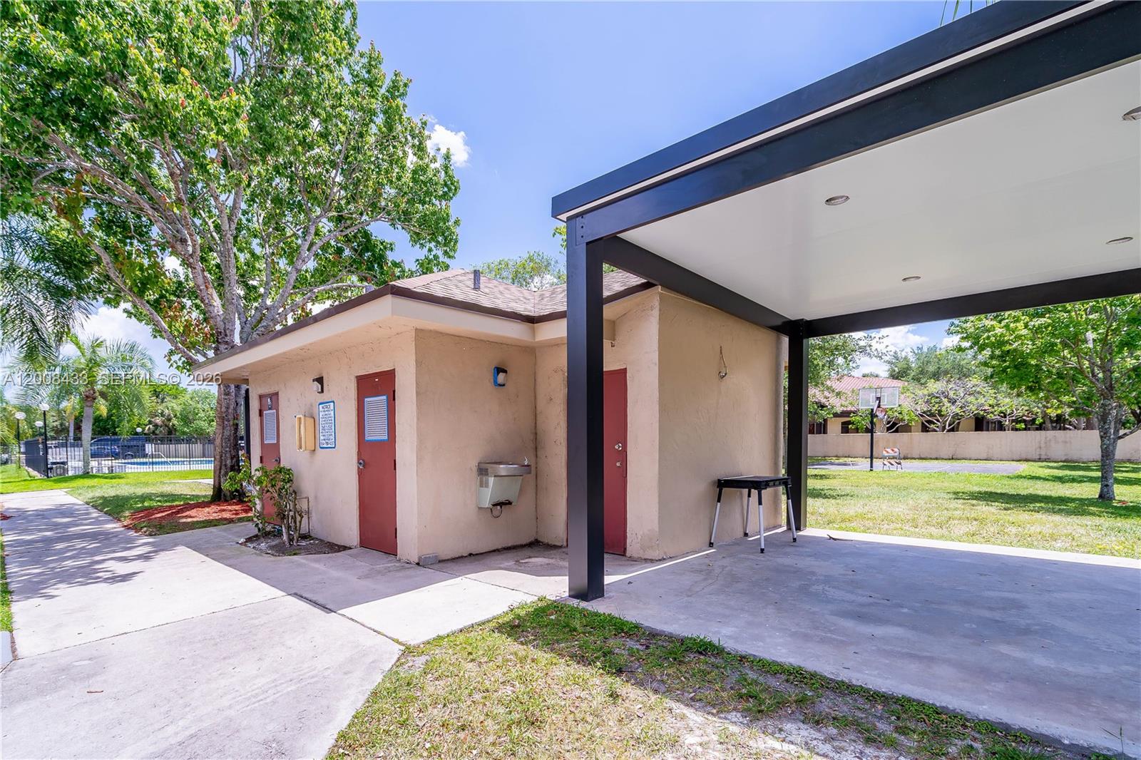 9804 Nw 37th Street 3e Property Photo 29