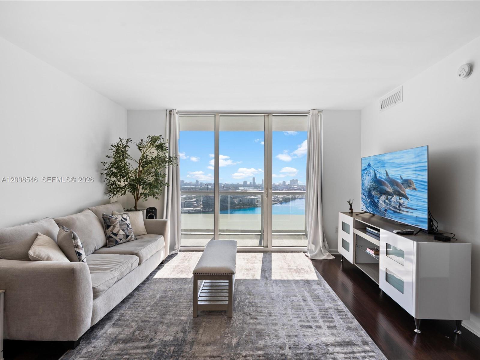 50 Biscayne Boulevard 3308 Property Photo 3