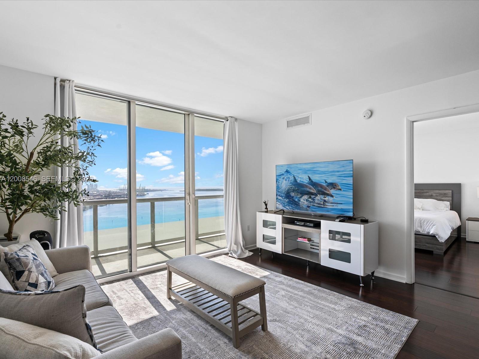 50 Biscayne Boulevard 3308 Property Photo 4