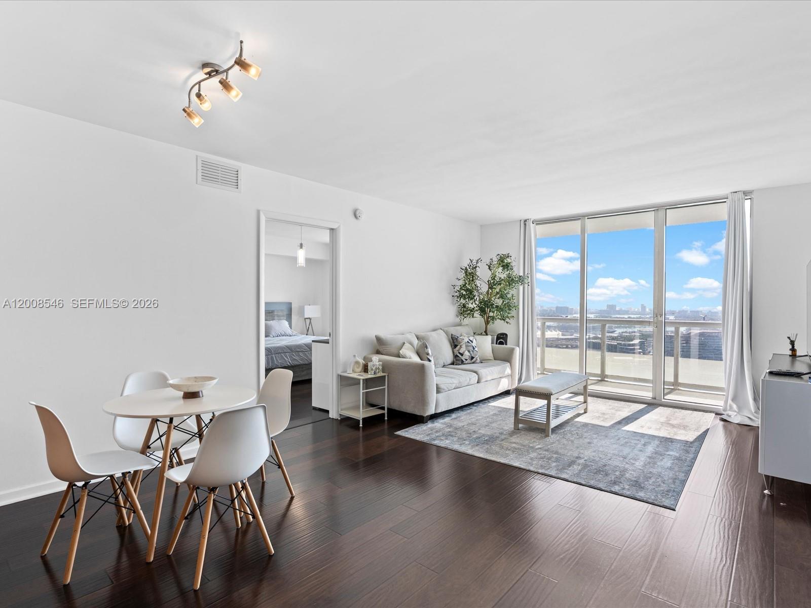50 Biscayne Boulevard 3308 Property Photo 5