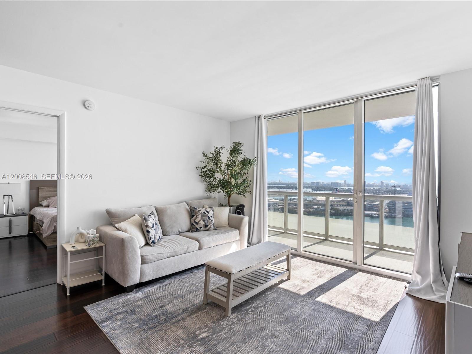 50 Biscayne Boulevard 3308 Property Photo 7