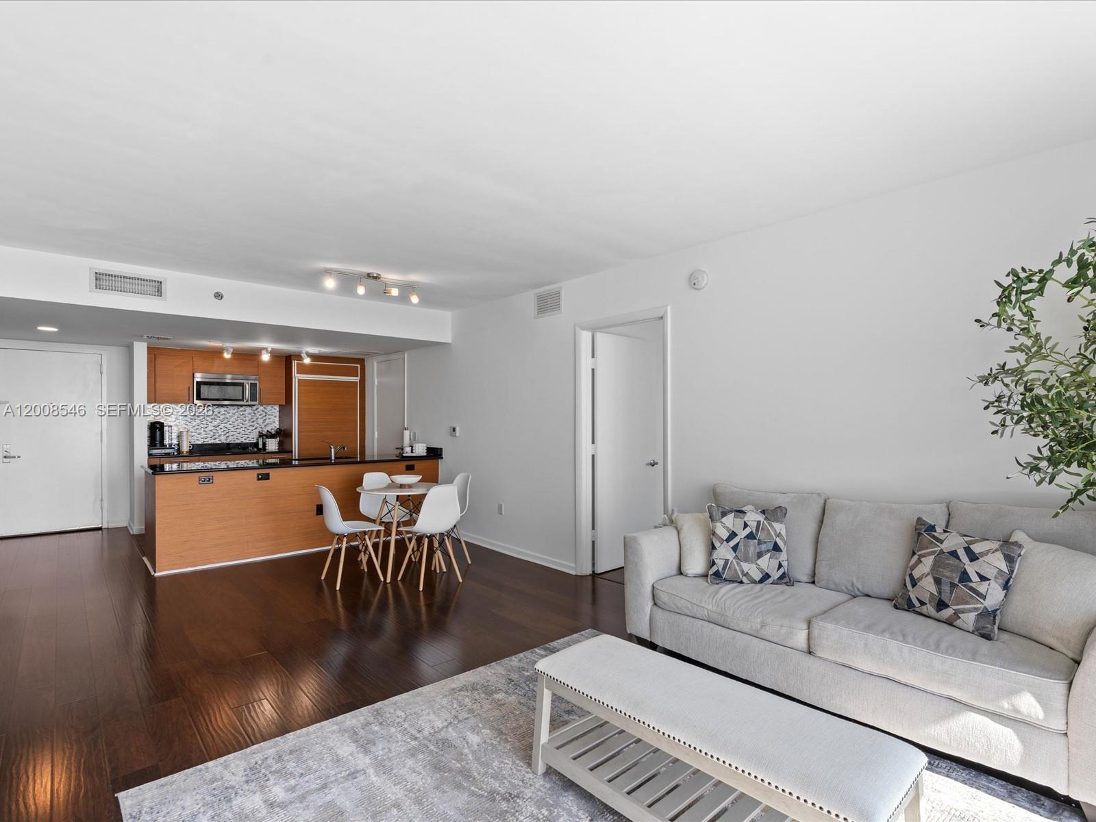 50 Biscayne Boulevard 3308 Property Photo 9