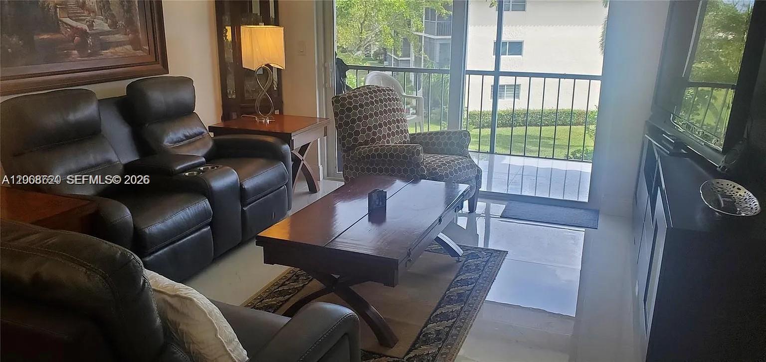 9720 S Hollybrook Lake Drive 303 Property Photo 3