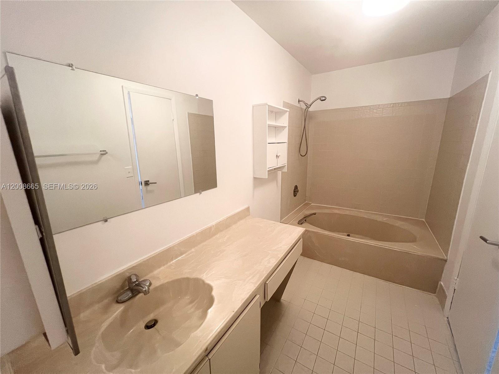 1832 My Place J-39 Property Photo 8