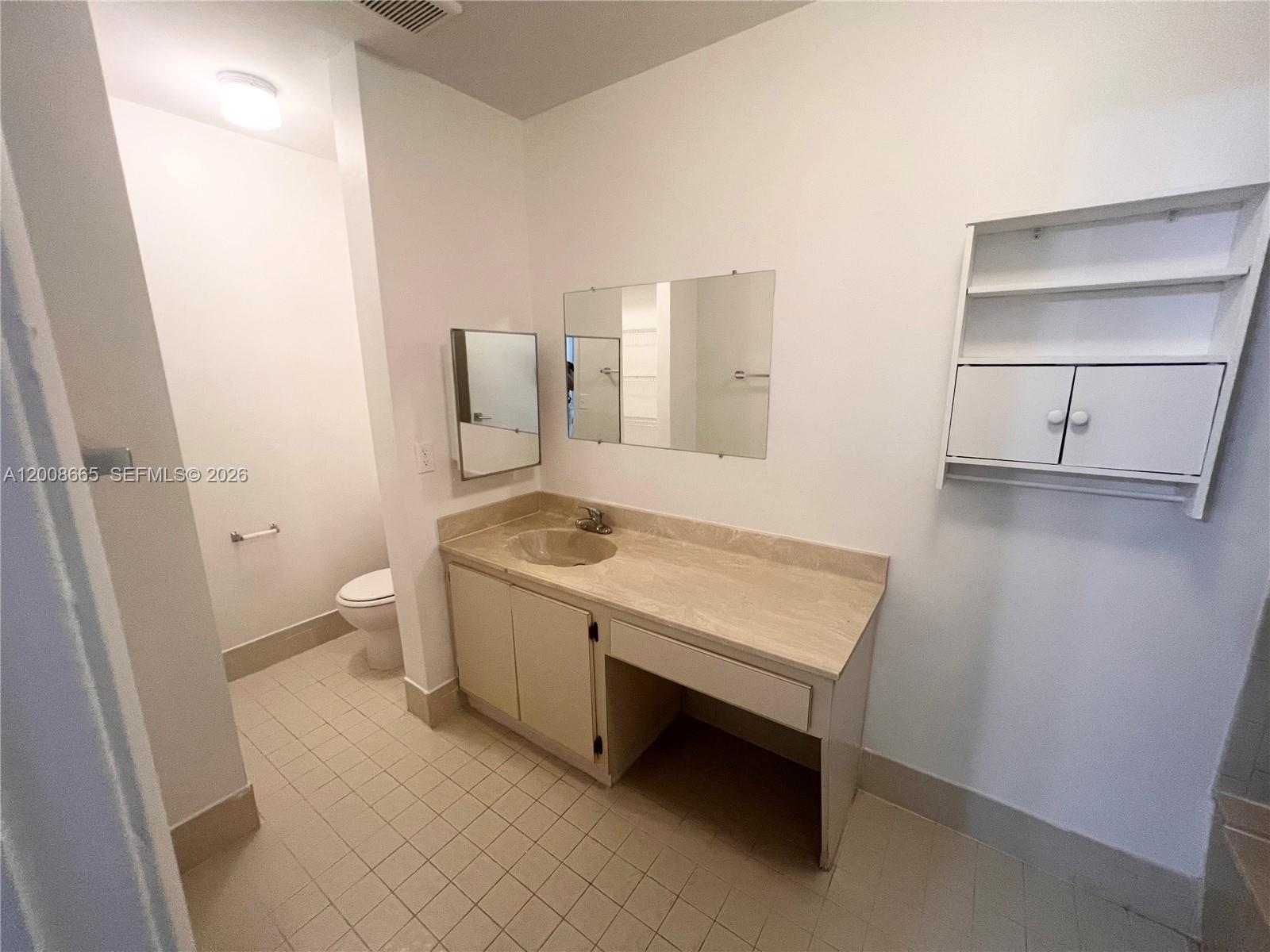 1832 My Place J-39 Property Photo 9