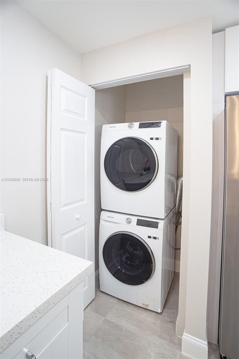 7527 S Oriole Boulevard 101 Property Photo 5