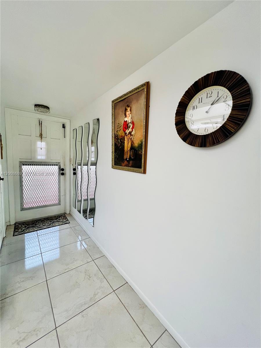 9820 S Hollybrook Lake Drive 202 Property Photo 13