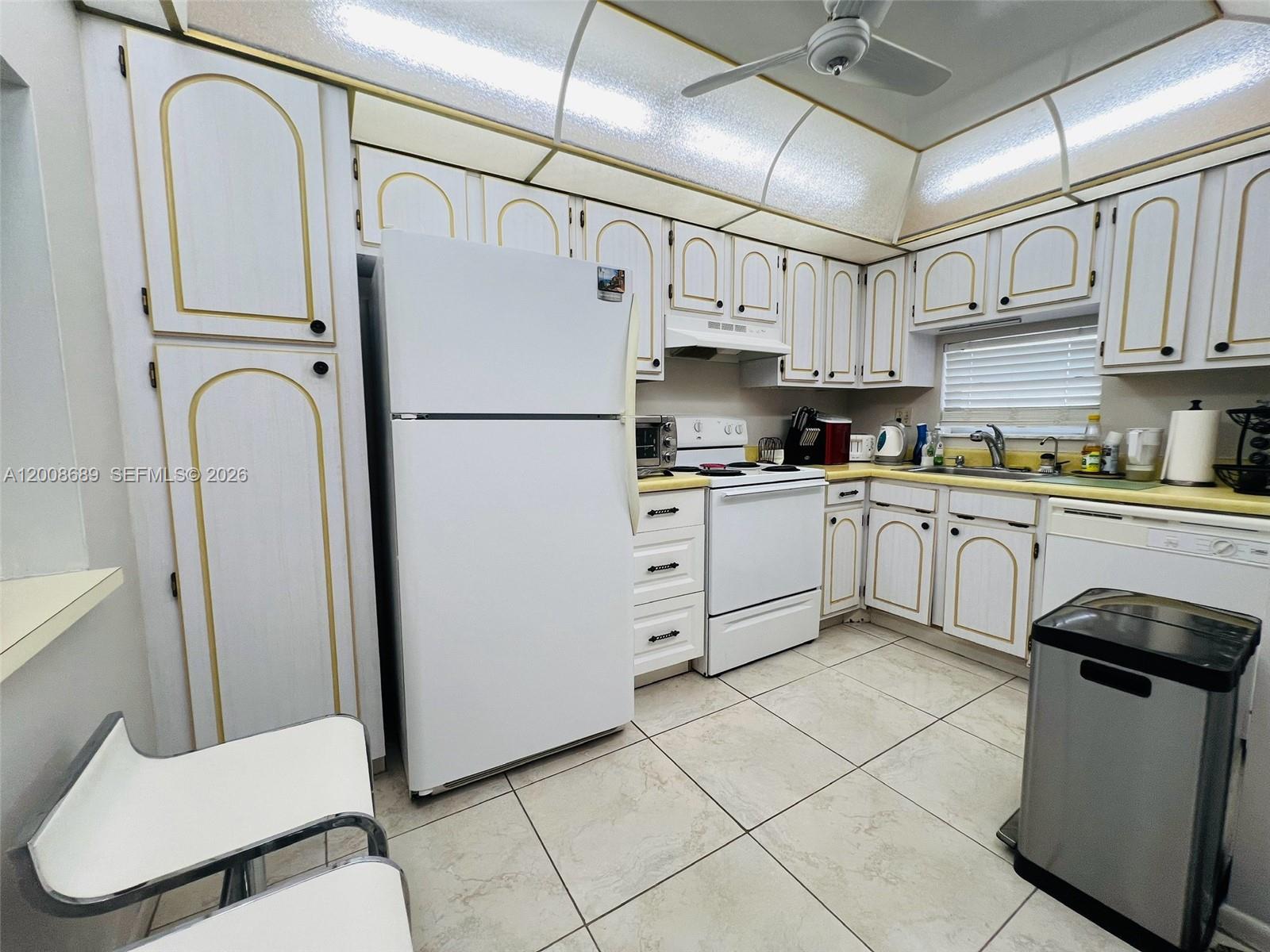 9820 S Hollybrook Lake Drive 202 Property Photo 14