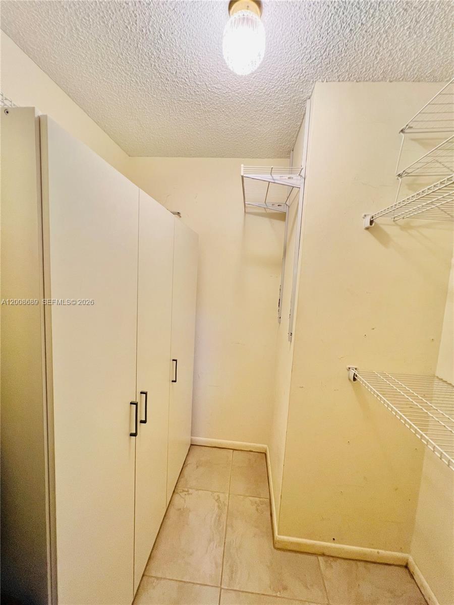 9820 S Hollybrook Lake Drive 202 Property Photo 27