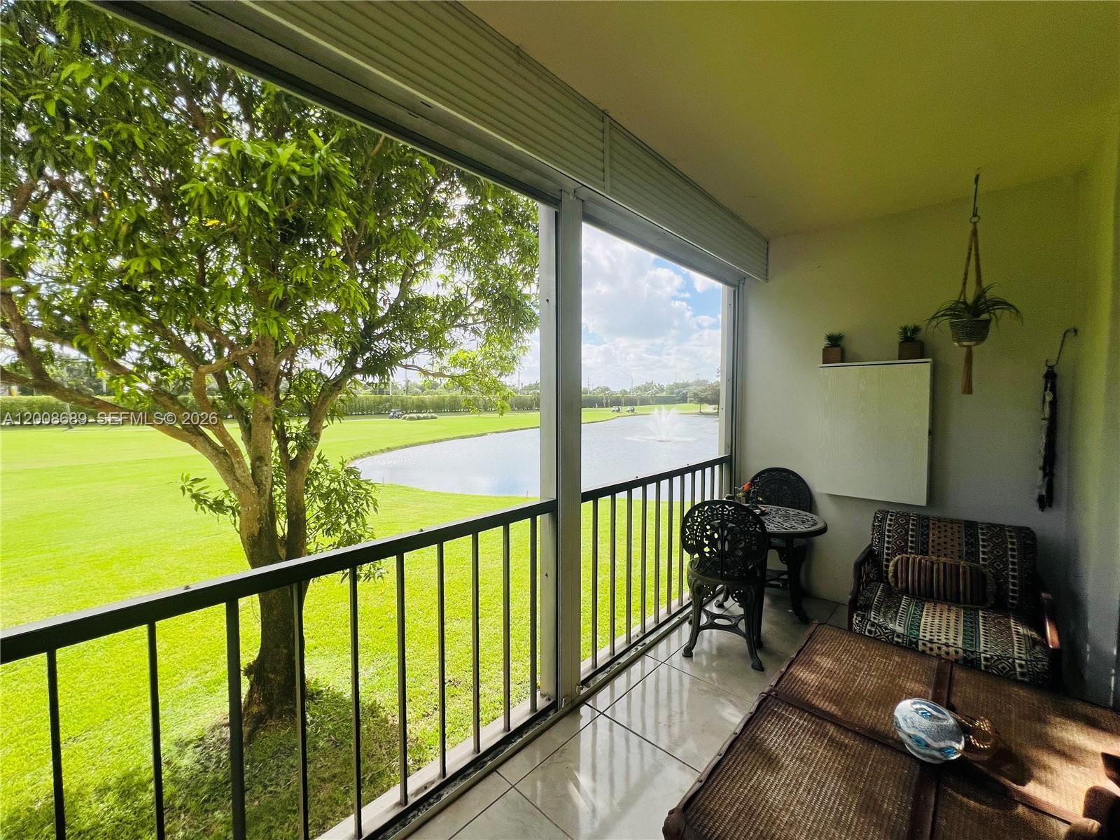 9820 S Hollybrook Lake Drive 202 Property Photo 32