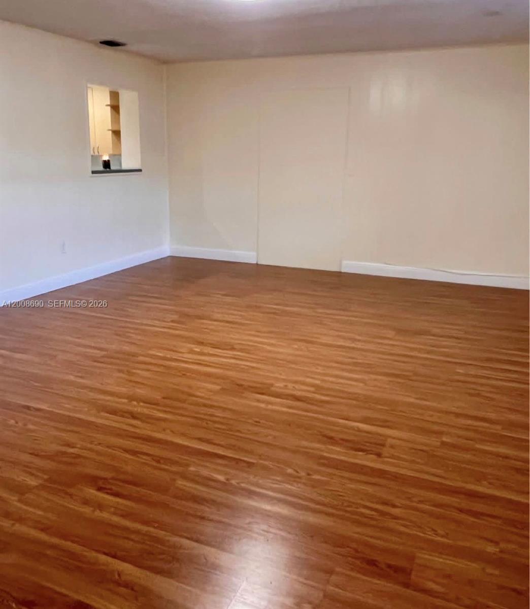 A12008690 Property Photo 14