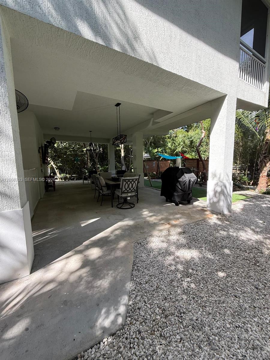 1019 Snapper Lane Property Photo 6