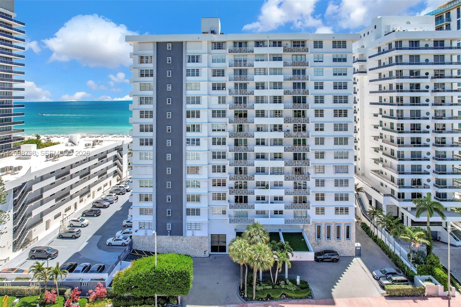 5825 Collins Avenue 2e Property Photo 3