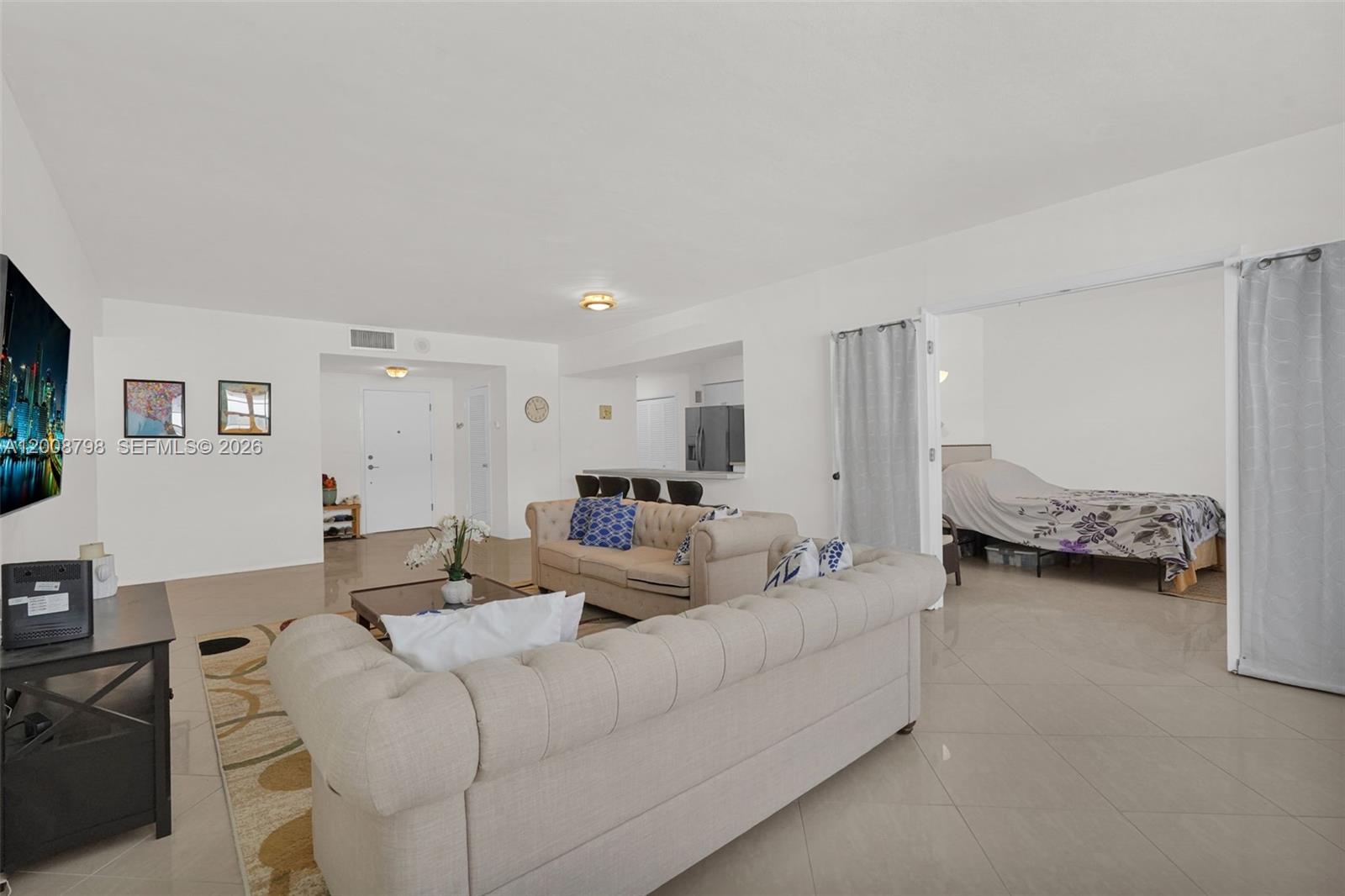 5825 Collins Avenue 2e Property Photo 20