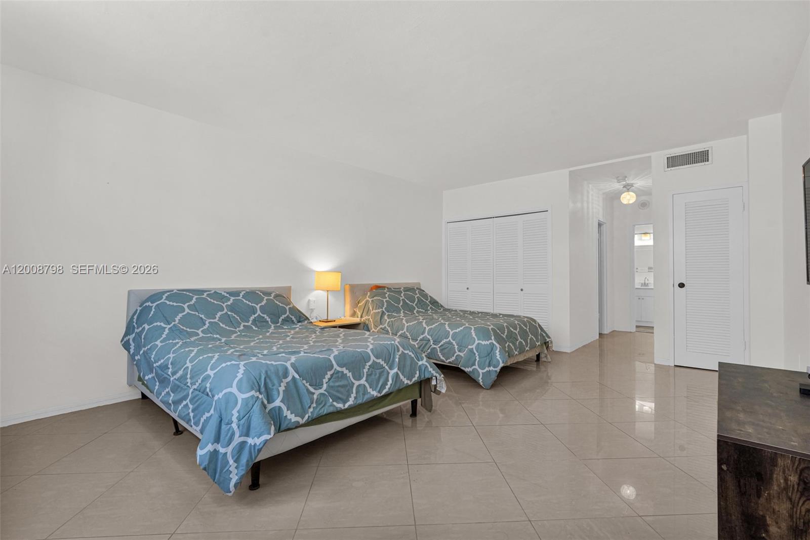 5825 Collins Avenue 2e Property Photo 26