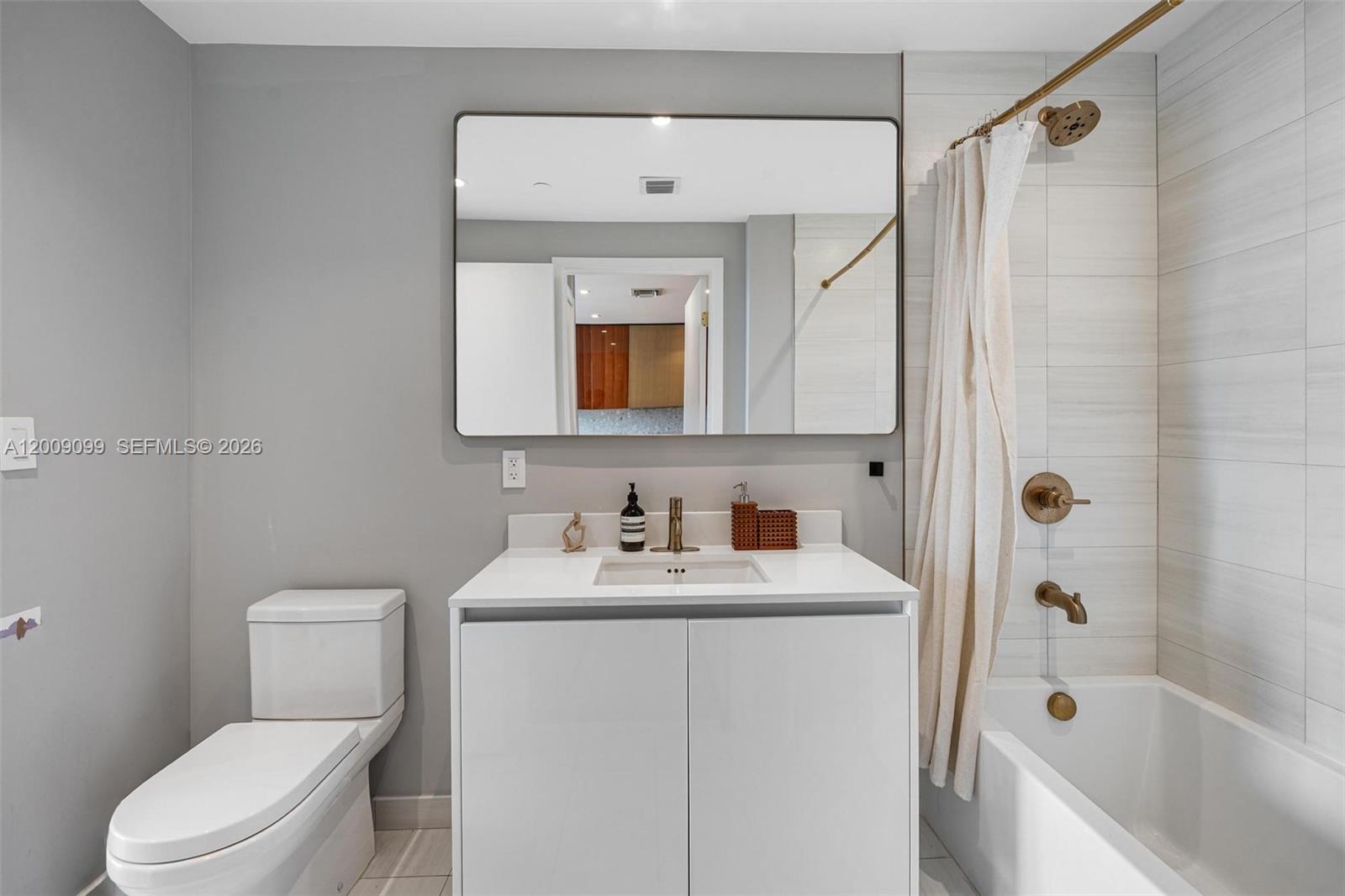 2678 Tigertail 1603 Property Photo 12