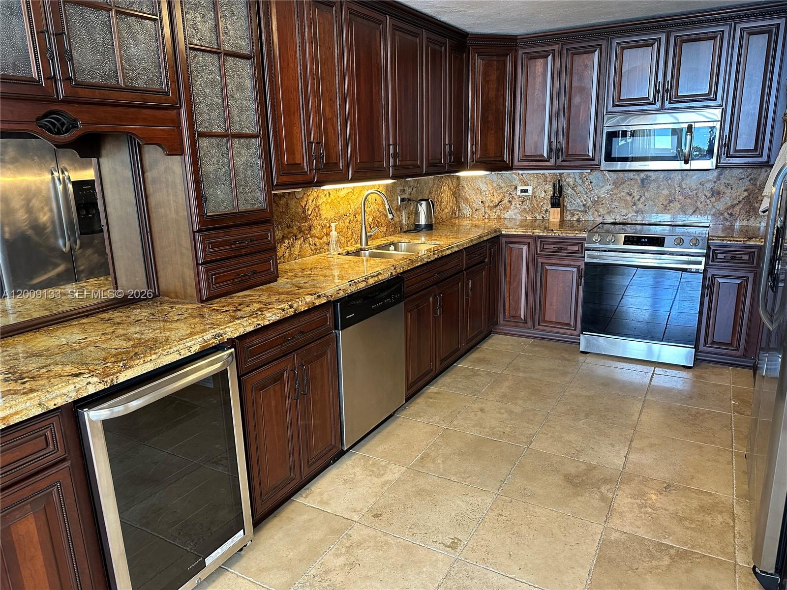 6039 Collins Avenue 1510 Property Photo 5