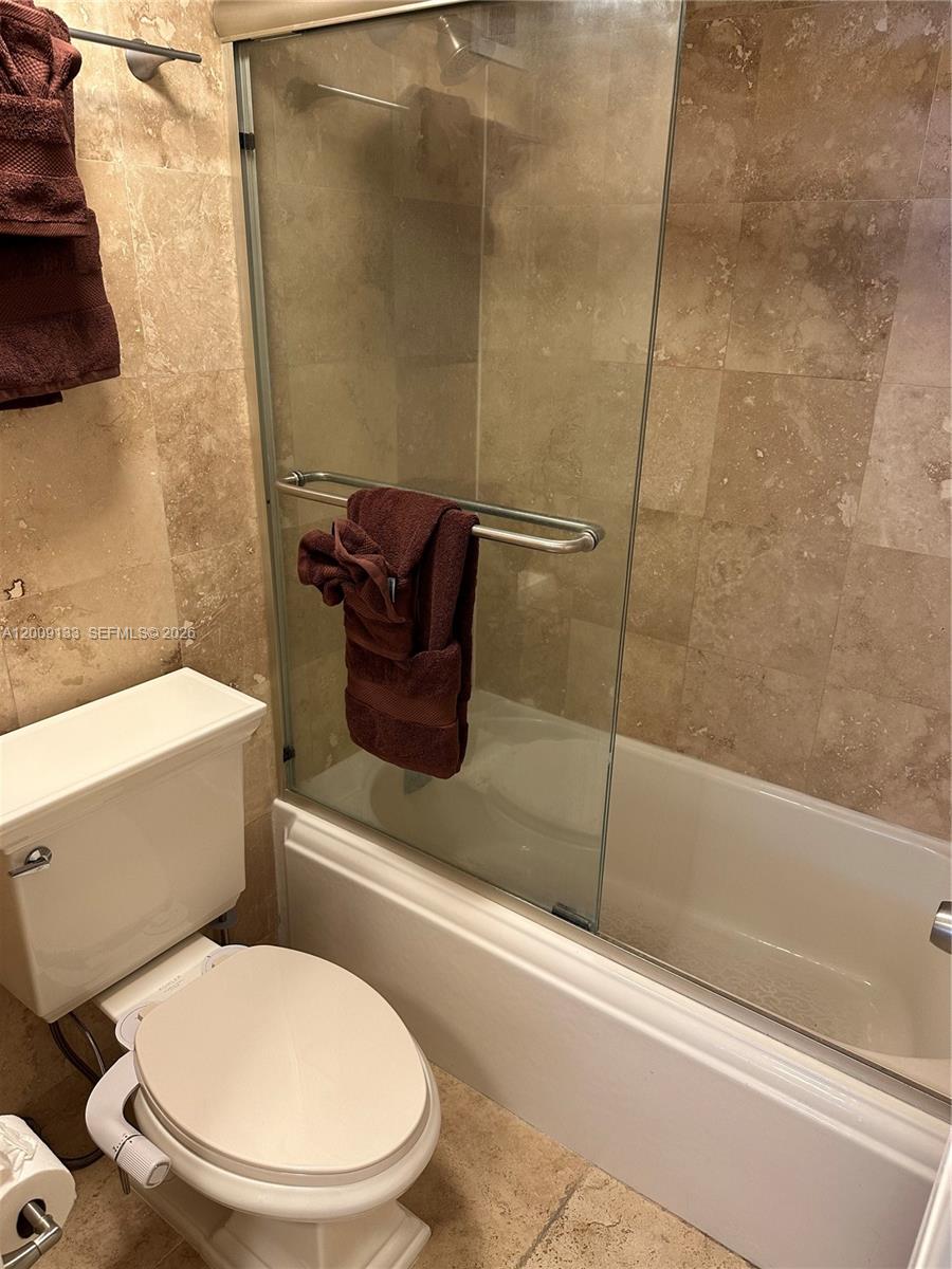 6039 Collins Avenue 1510 Property Photo 12