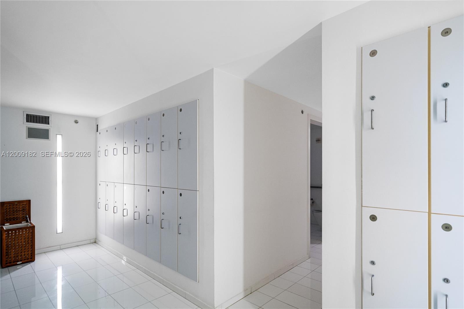 1040 Biscayne Boulevard 3607 Property Photo 27
