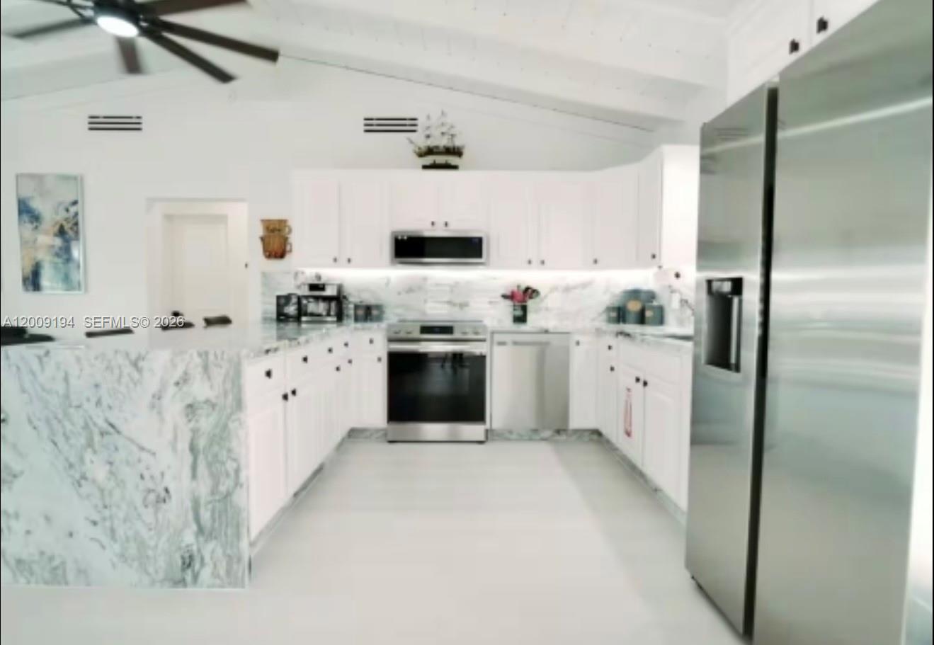 2133 Yellowtail Drive Property Photo 4