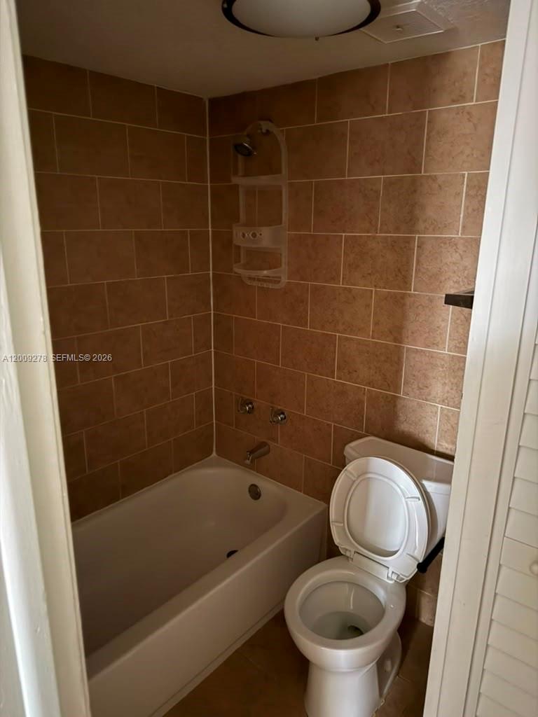 8425 Nw 8th Street 306 Property Photo 14