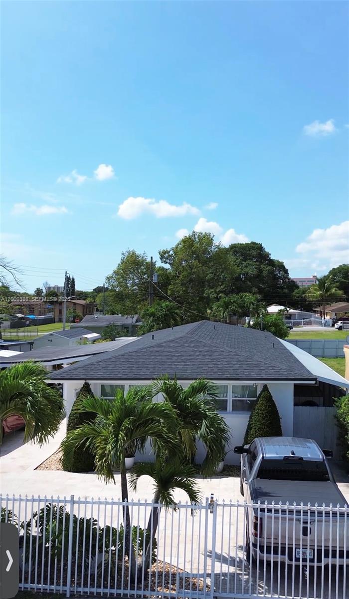 2512 Nw 68th Street Property Photo 1
