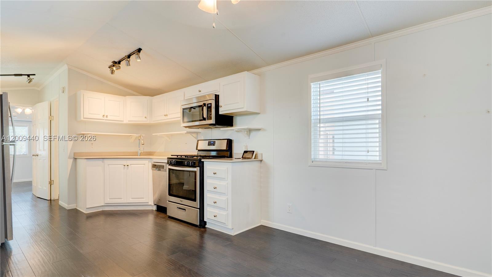 1101 Mastic Street Property Photo 99