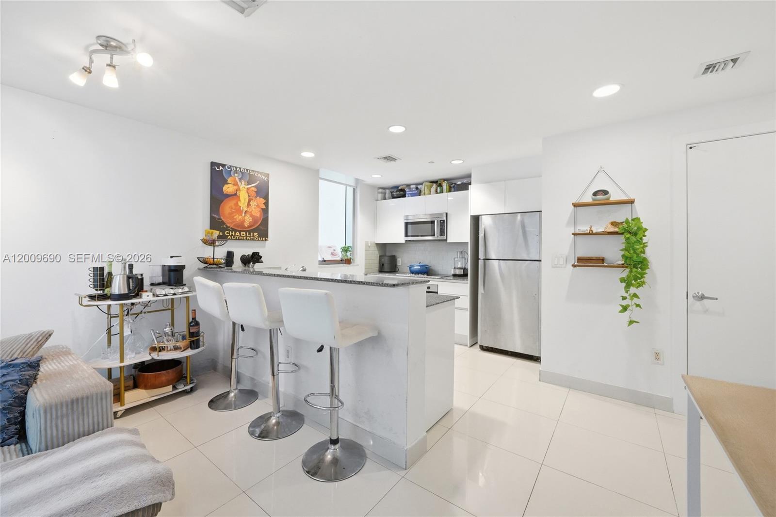1050 Brickell Avenue 1002 Property Photo 4