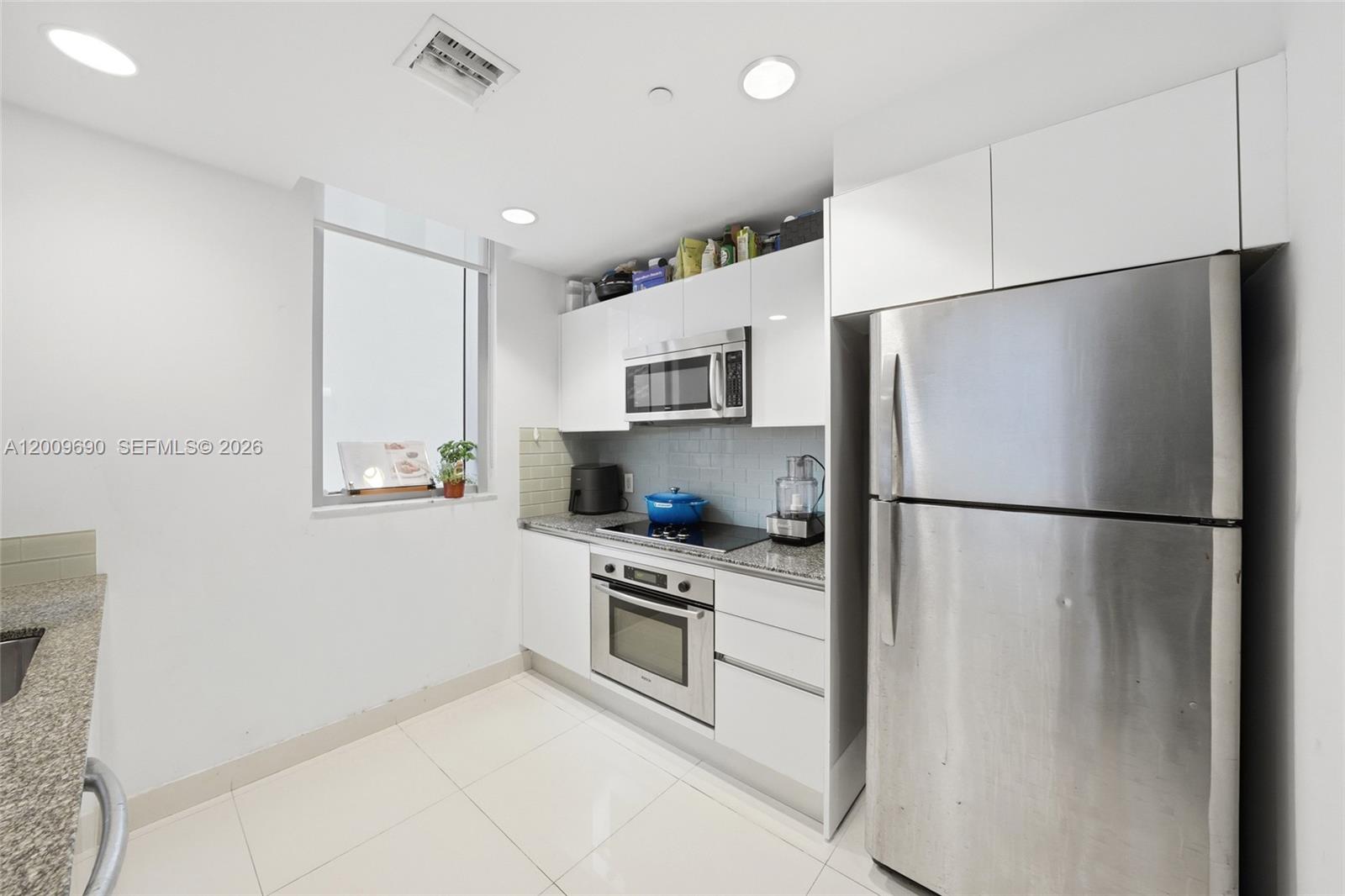 1050 Brickell Avenue 1002 Property Photo 5