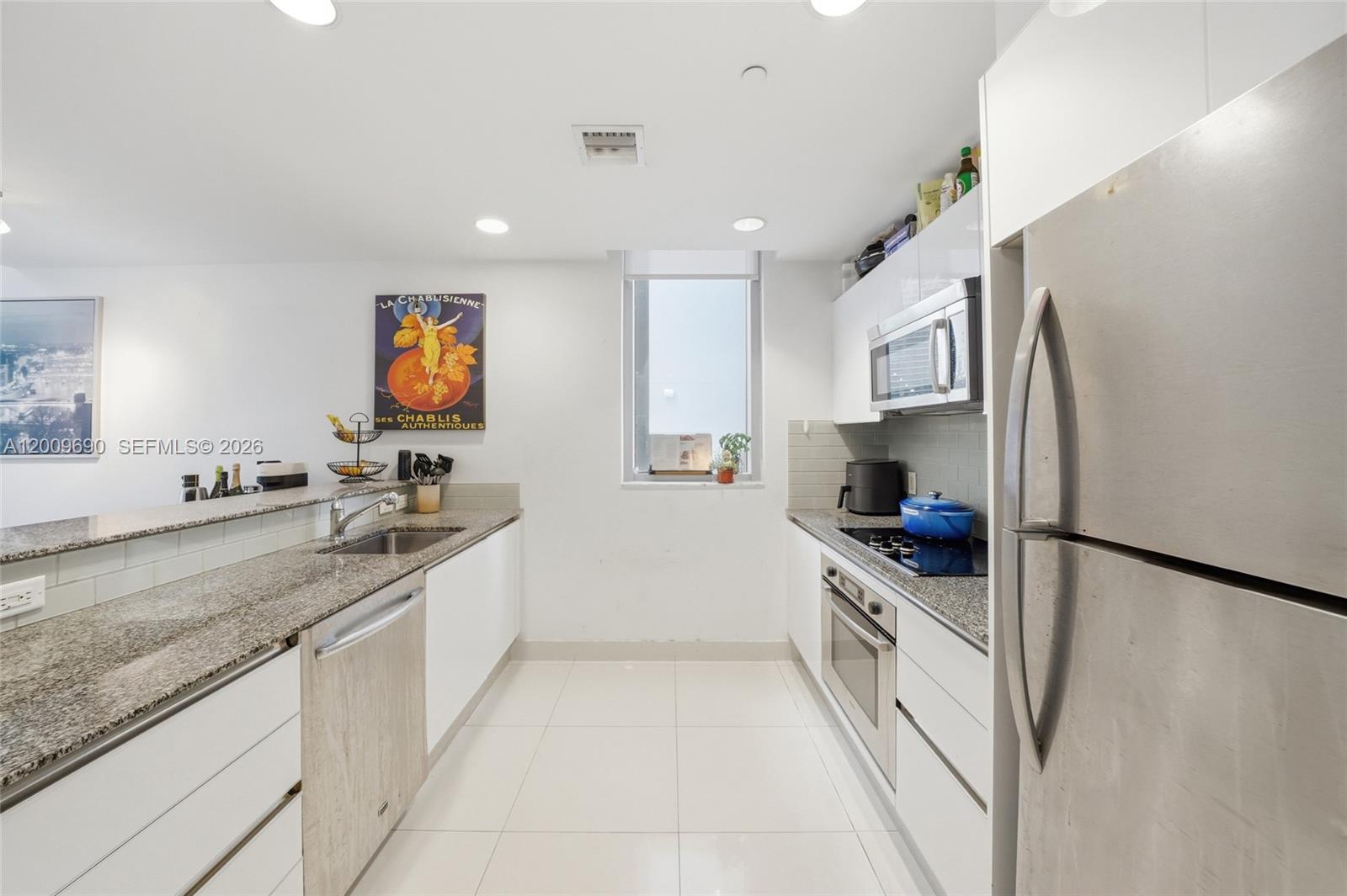 1050 Brickell Avenue 1002 Property Photo 7
