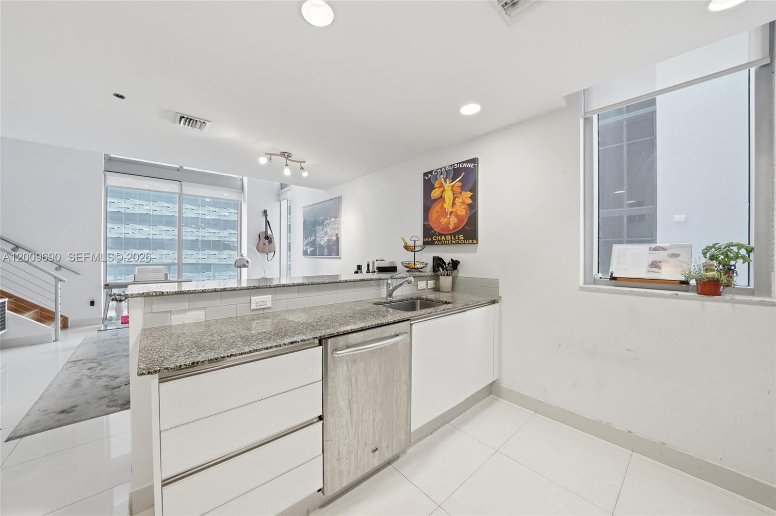 1050 Brickell Avenue 1002 Property Photo 8