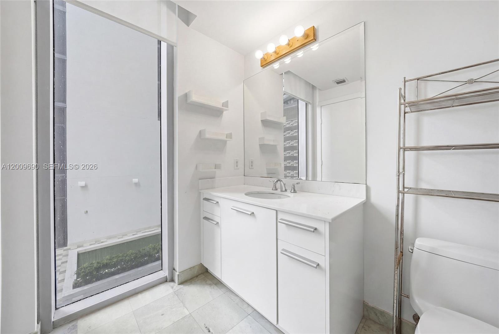 1050 Brickell Avenue 1002 Property Photo 17