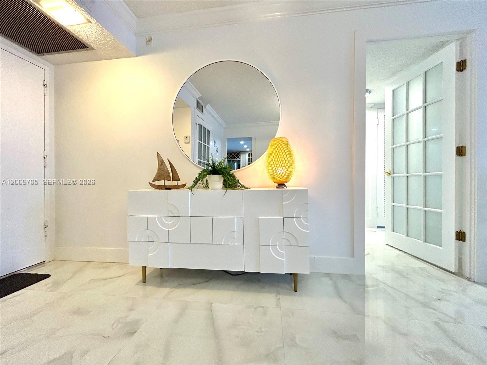 6039 Collins Avenue 1507 Property Photo 3