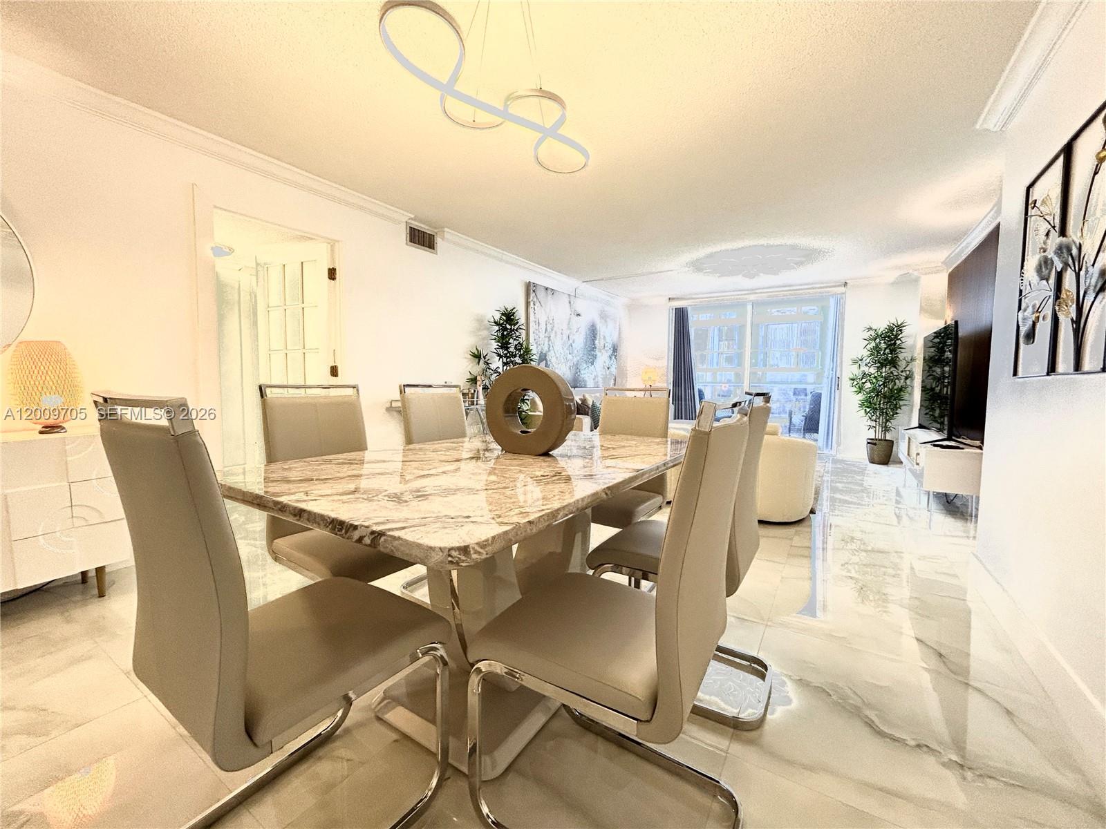 6039 Collins Avenue 1507 Property Photo 5