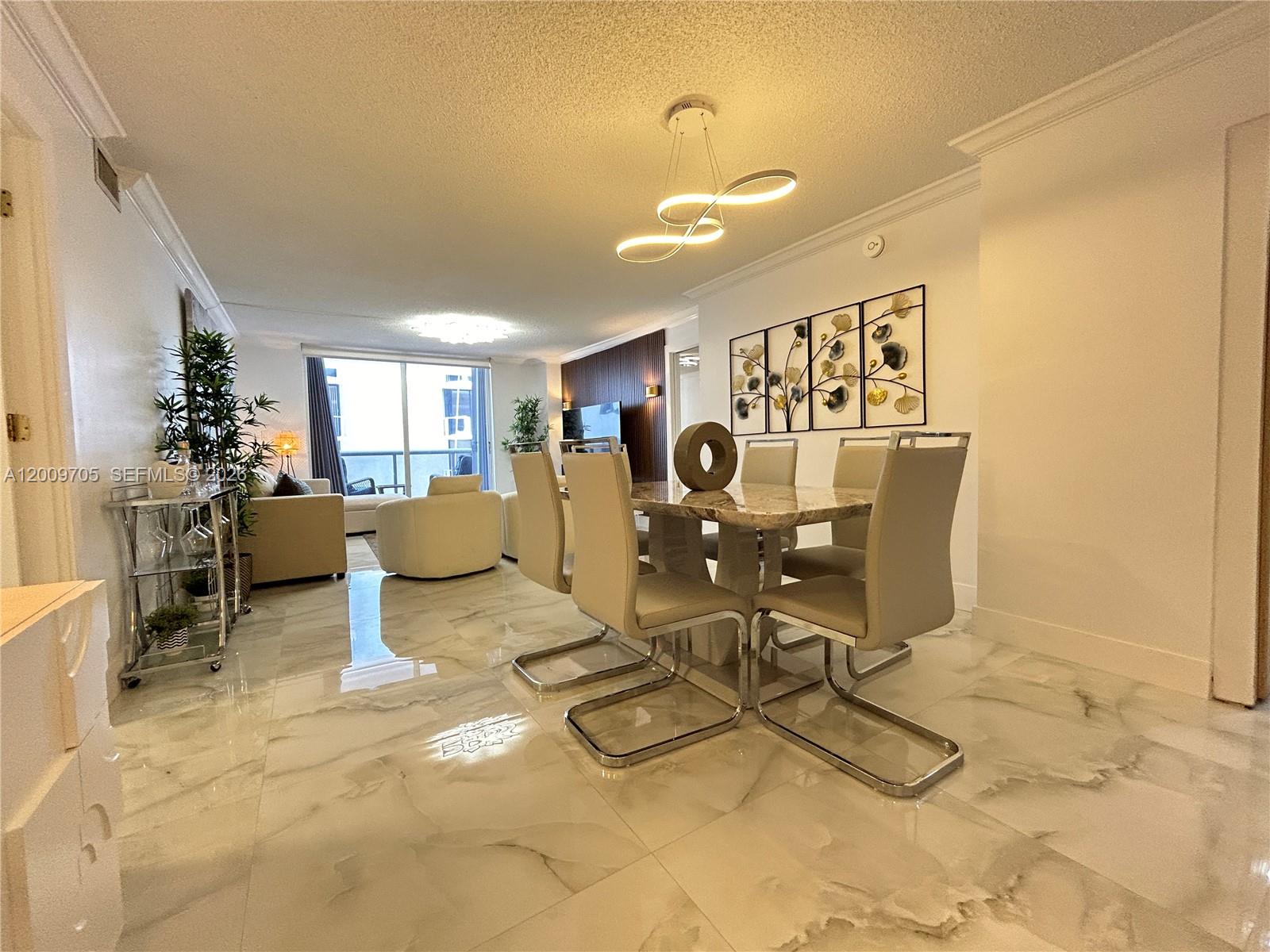 6039 Collins Avenue 1507 Property Photo 8
