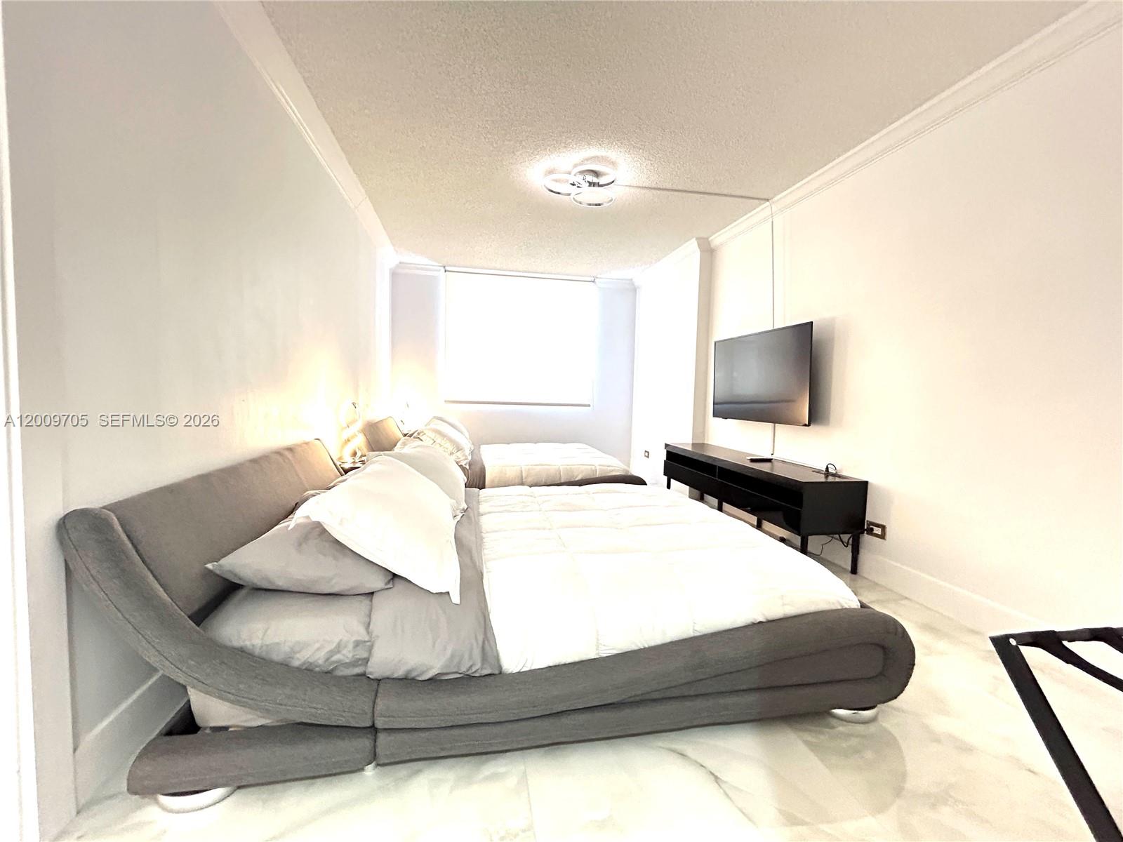 6039 Collins Avenue 1507 Property Photo 18
