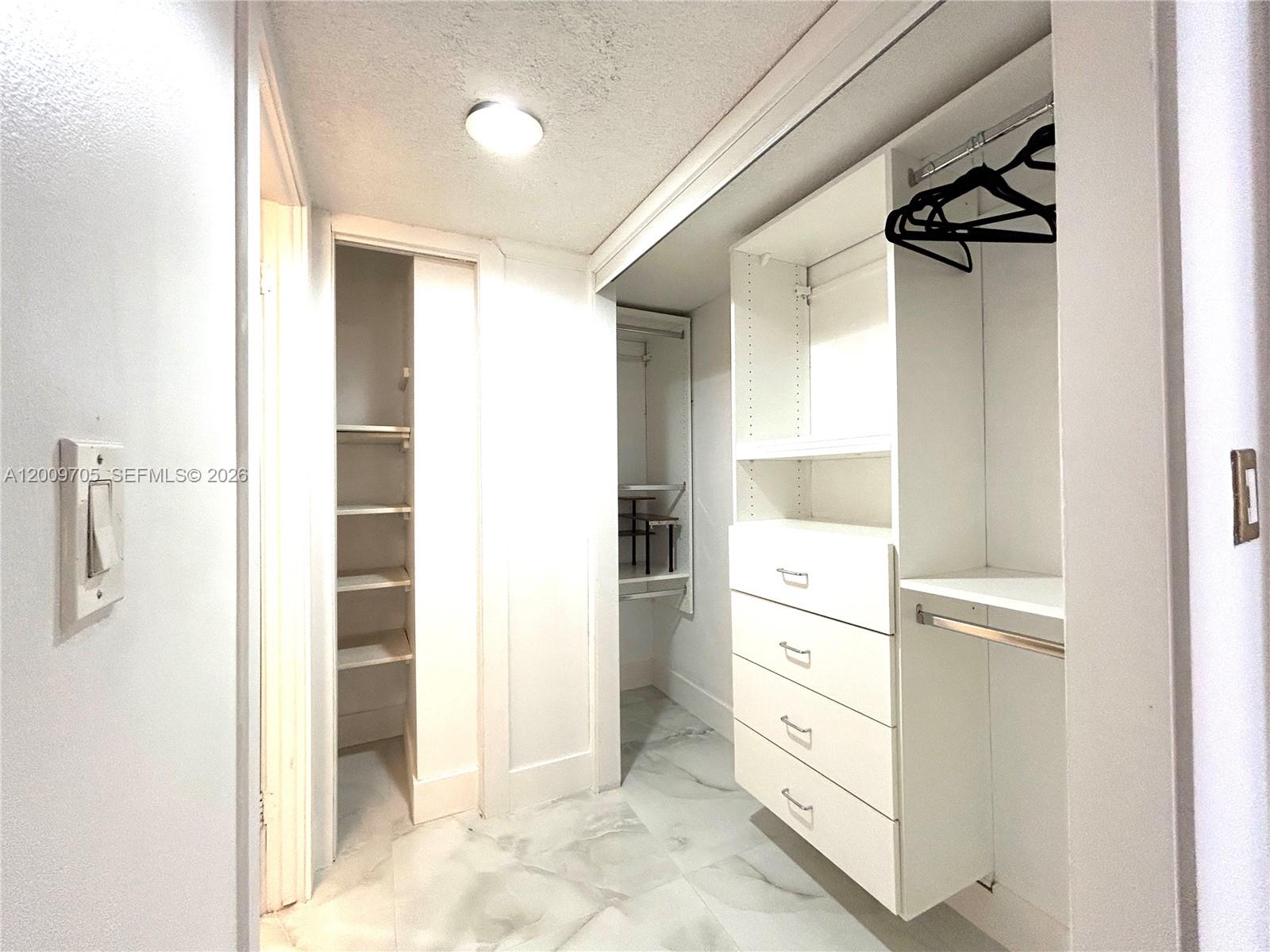 6039 Collins Avenue 1507 Property Photo 19