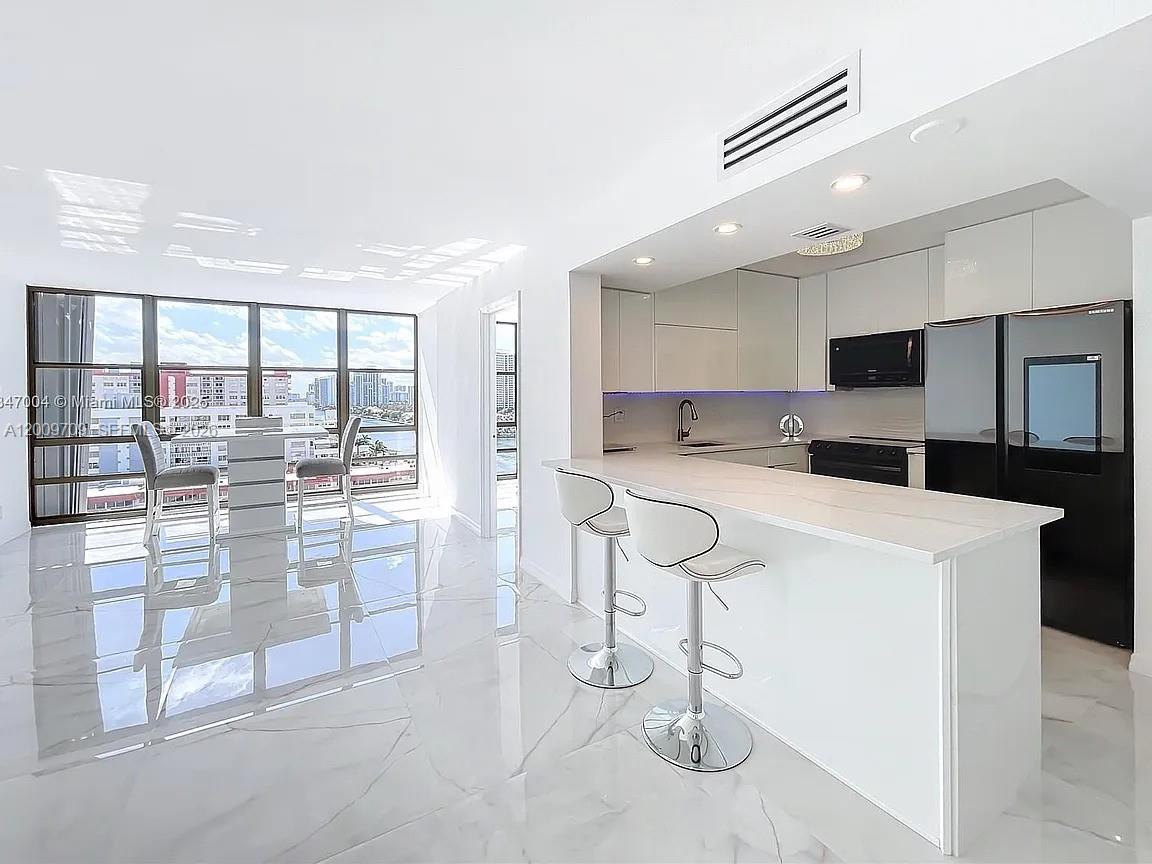 2017 S Ocean Drive 1206 Property Photo 1