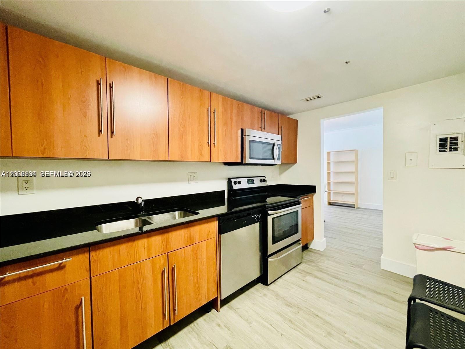 3001 S Ocean Drive 101 Property Photo 7