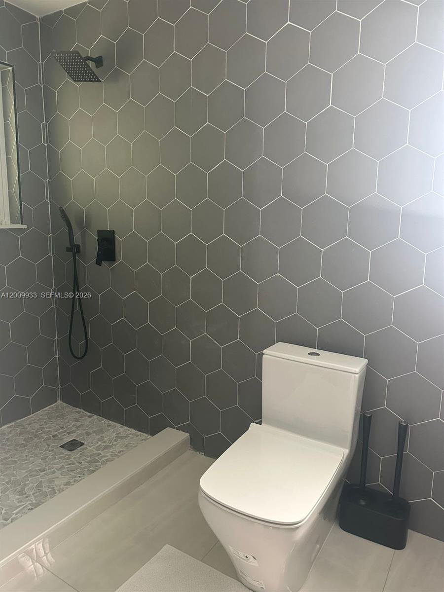 1030 Ne 83rd Street 0 Property Photo 11