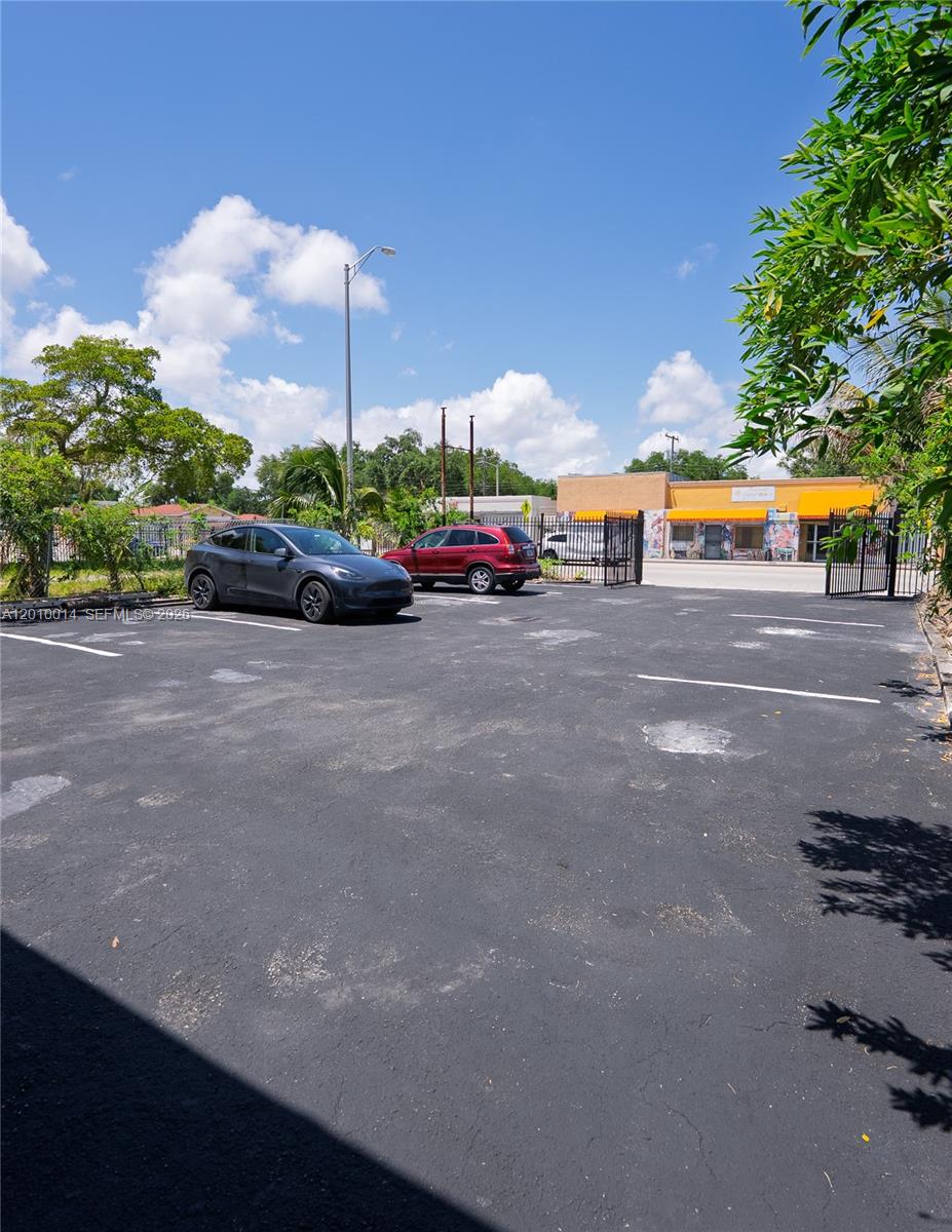 88 Nw 54th Street Property Photo 3