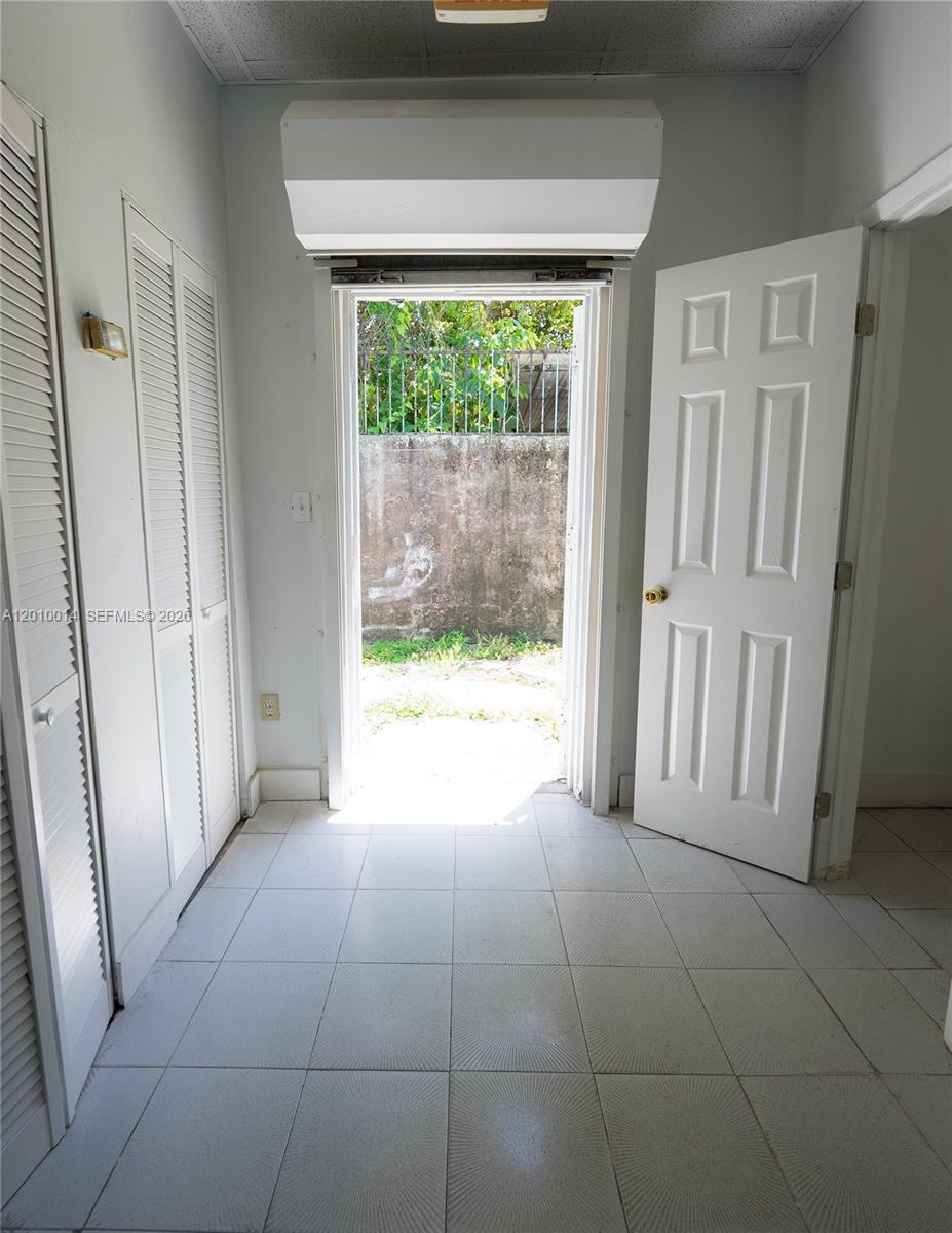 88 Nw 54th Street Property Photo 6