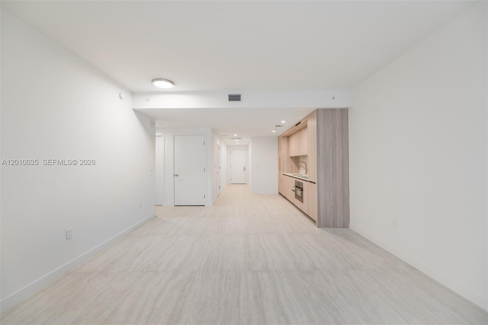 77 Se 5 Street 2603 Property Photo 6