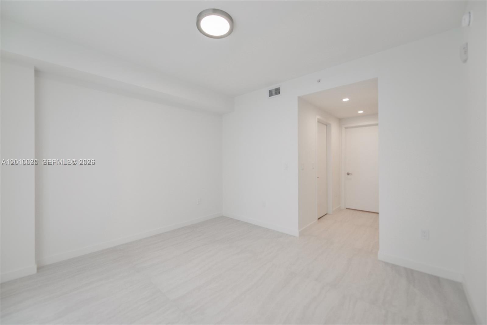 77 Se 5 Street 2603 Property Photo 18