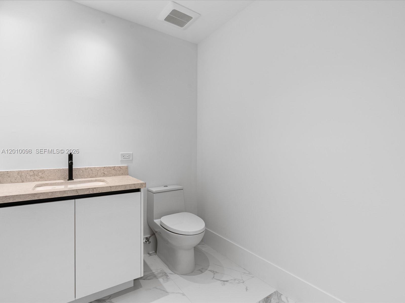 160 Isle Of Venice Drive Ph2 Property Photo 24