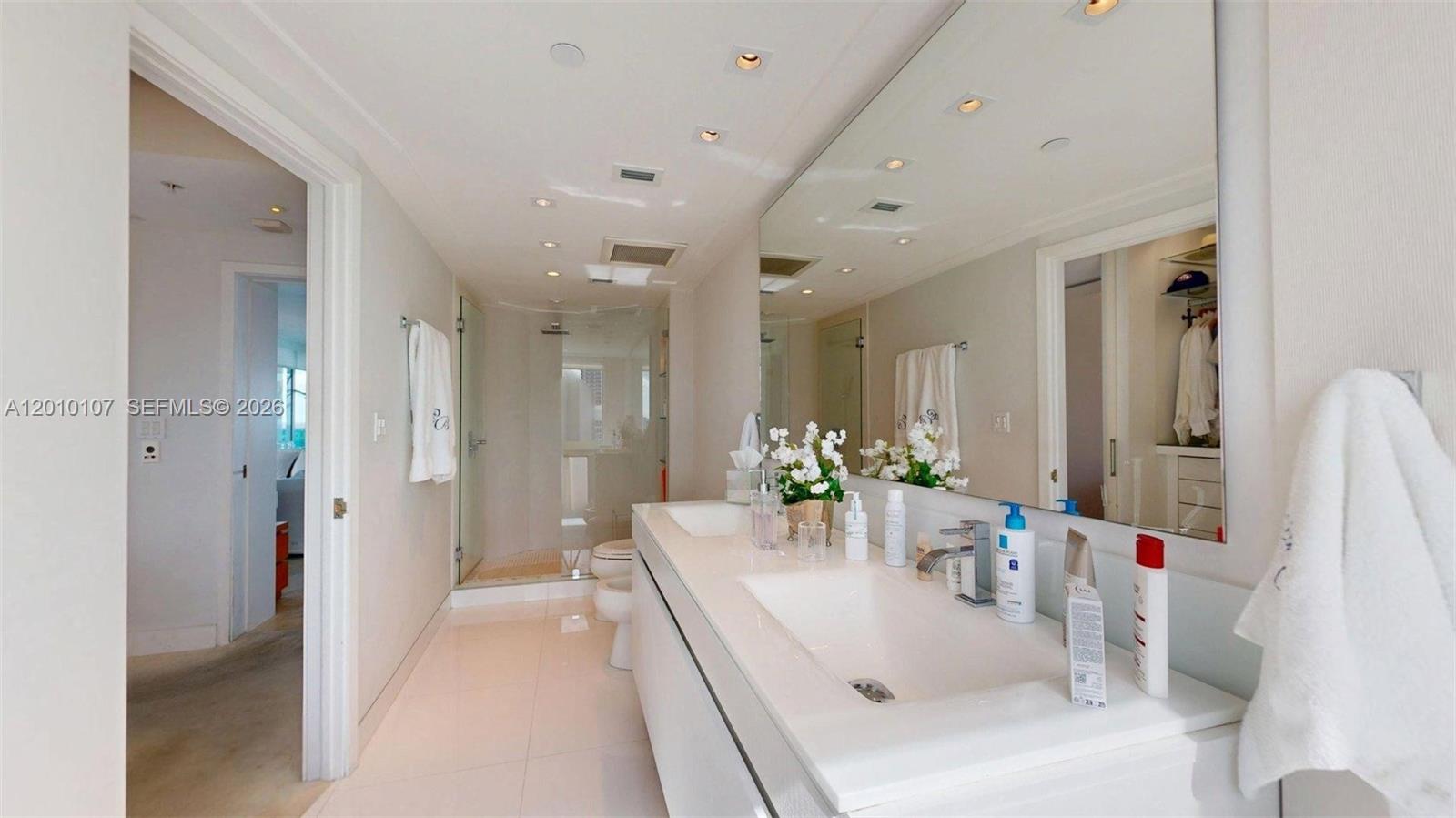 5025 Collins Avenue 2206 Property Photo 18